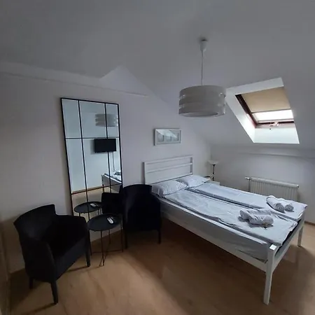 Ancora 6 Apartment *